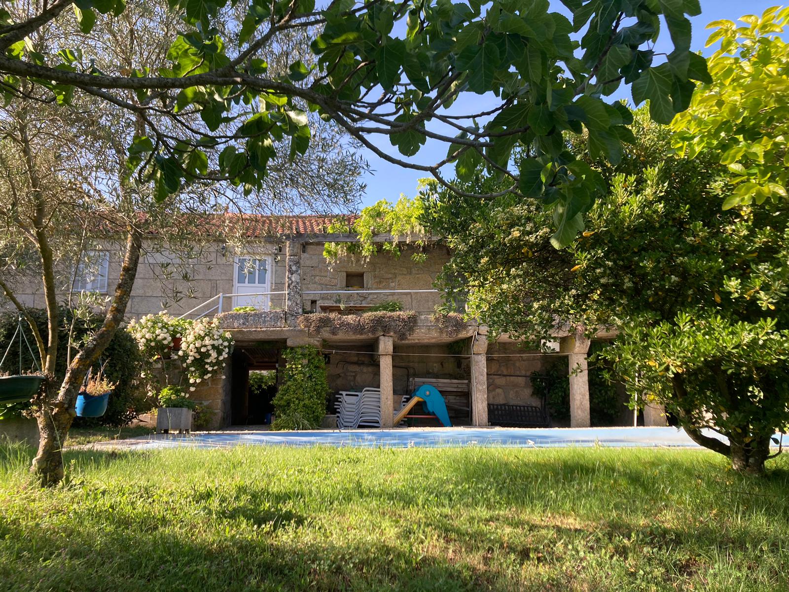 Valpaços propriedade rural renovada.