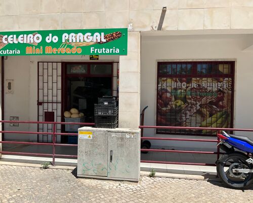 Loja/Mini-Mercado no Pragal com mais de 30 anos de história
