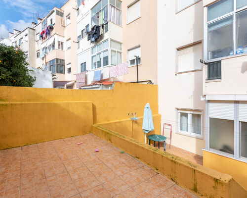Apartamento T2, com Terraço em Agualva-Cacém, Sintra