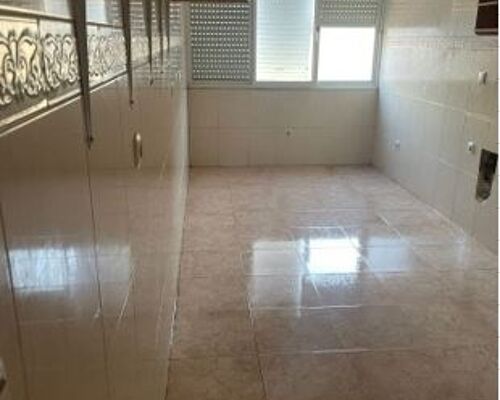 Apartamento  T1+3    Área 114 m2+11m2 no BARREIRO!...