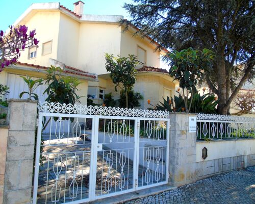 Detached House T5 with garden, Parede, Murtal
