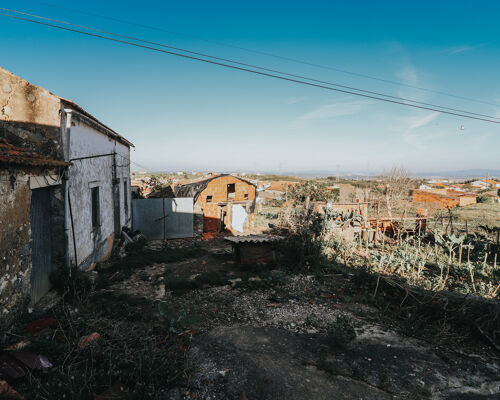 Moradia de campo em ruína com terreno com 1.476 m2 na Fonte do Ramilo, Alhadas, Figueira da Foz
