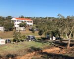 Campsite in operation with 4 buildings and a 1-bedroom flat, in the south of the Alentejo