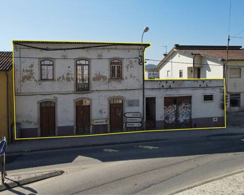 Moradia  para Reconstruir, no centro de Miranda do Corvo, a 5 minutos da A13 e a 15 minutos de Coimbra