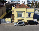 Moradia T5+2 com jardim e 2 garagens p 3 viaturas em Ramalde, Porto 