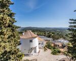 High quality renovated property with main house, 2 windmills, pool and sea view, Messines, Silves