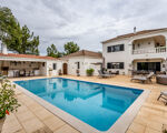 Spacious 4 bedroom villa with pool, garden, garage and total privacy in Benagaia, Pêra