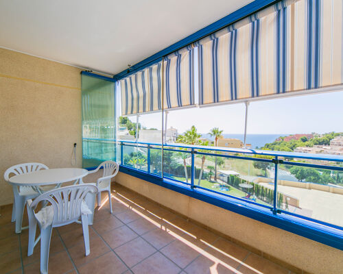 Excelente apartamento en zona de La Manzanera, con piscina, garage y vistas al mar para todo el año