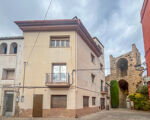 Casa al lado de la Iglesia en Torroella de Montgrí