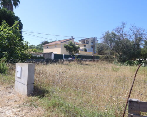 Lote de terreno urbano para construção na Quinta da Romeira, Caparica, 325 m2.