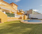 Bungalow moderno en buen estado con piscina comunitaria a solo 10 minutos de Calpe