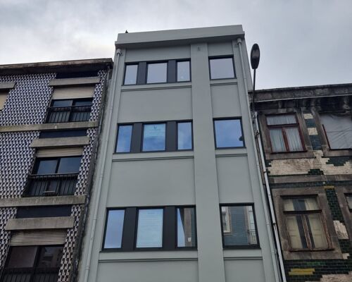 Apartamento T3 reabilitado na baixa do Porto